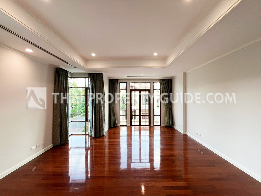 House with Private Pool in Sukhumvit 