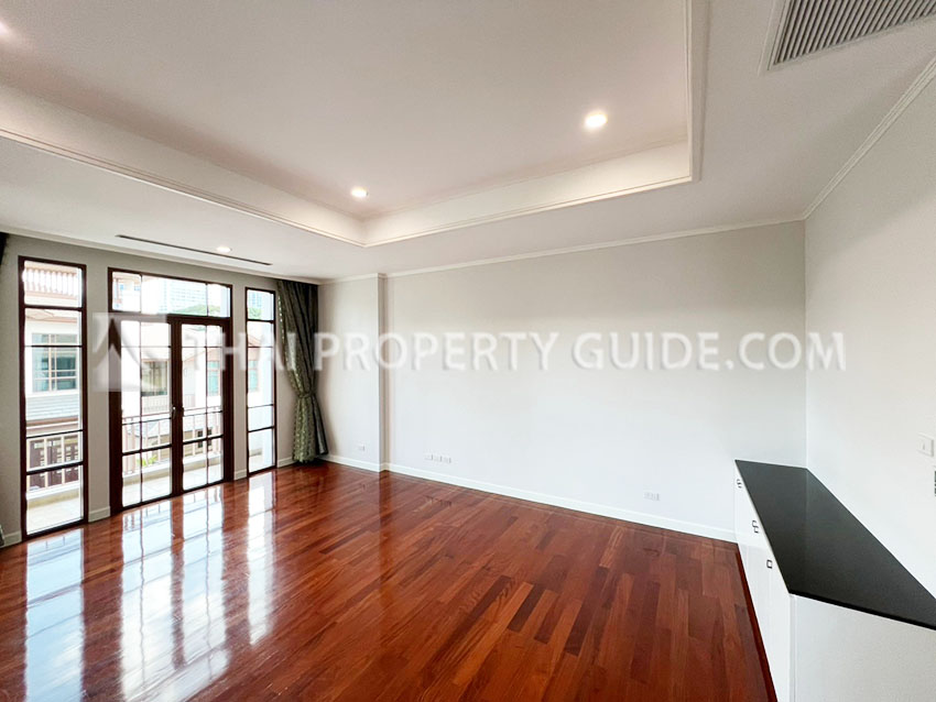 House with Private Pool in Sukhumvit 