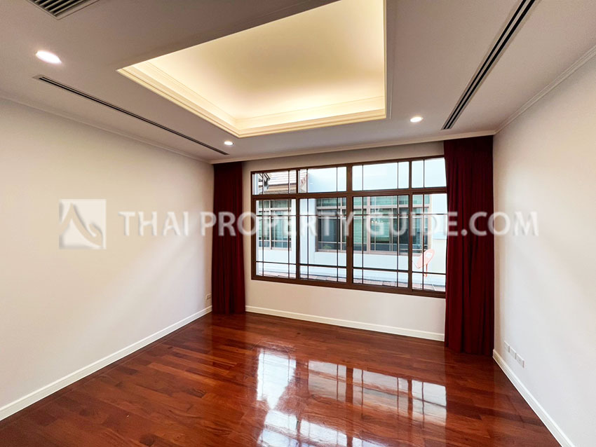 House with Private Pool in Sukhumvit 