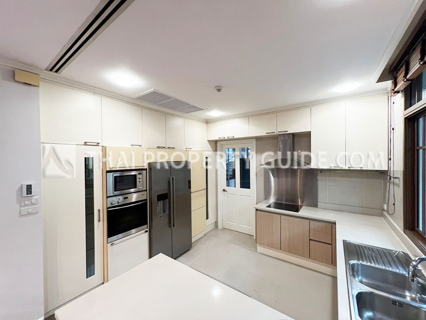 House with Private Pool in Sukhumvit 