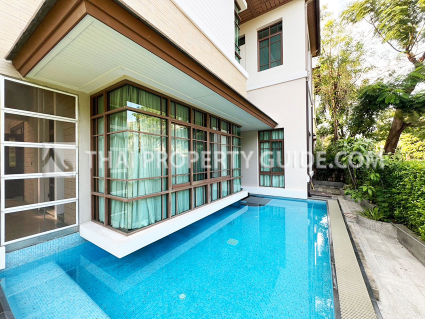 House with Private Pool in Sukhumvit 