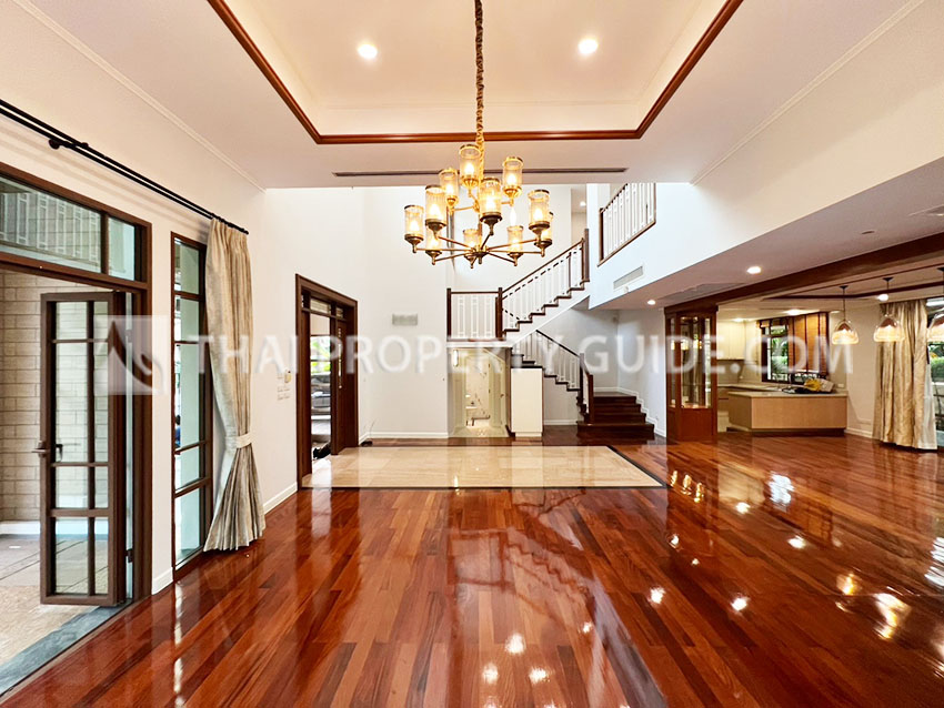 House with Private Pool in Sukhumvit 