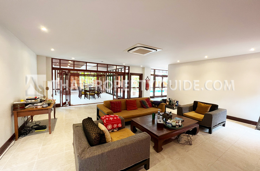 House with Private Pool in Sukhumvit : Panya Village On-Nut 