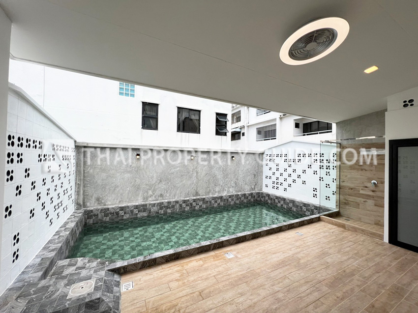 House with Private Pool in Sukhumvit 