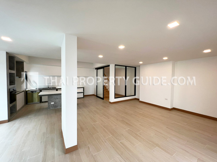 House with Private Pool in Sukhumvit 