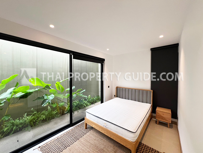 House with Private Pool in Sukhumvit 