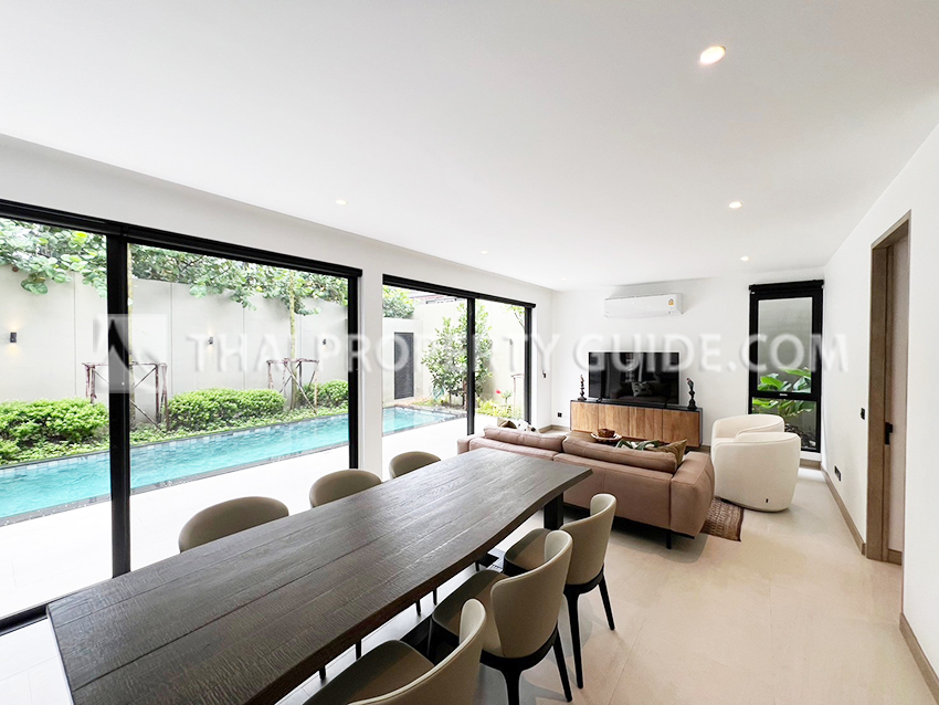 House with Private Pool in Sukhumvit 