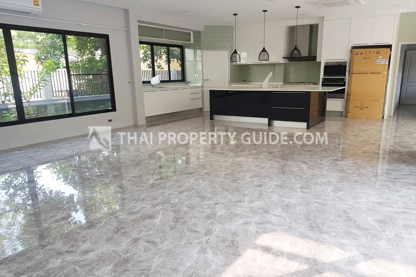 House with Private Pool in Sukhumvit 