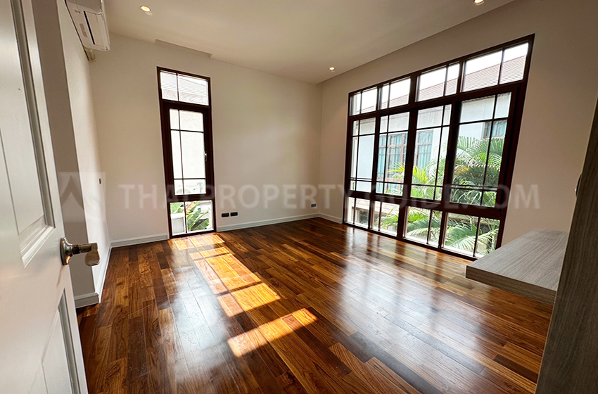 House with Private Pool in Sukhumvit 