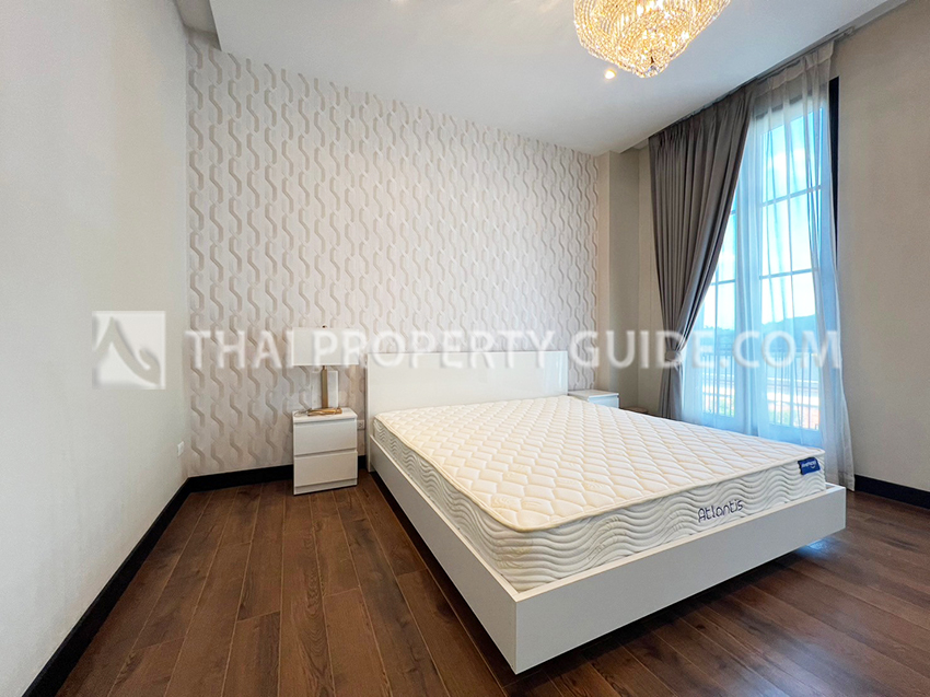 House with Private Pool in Sukhumvit 