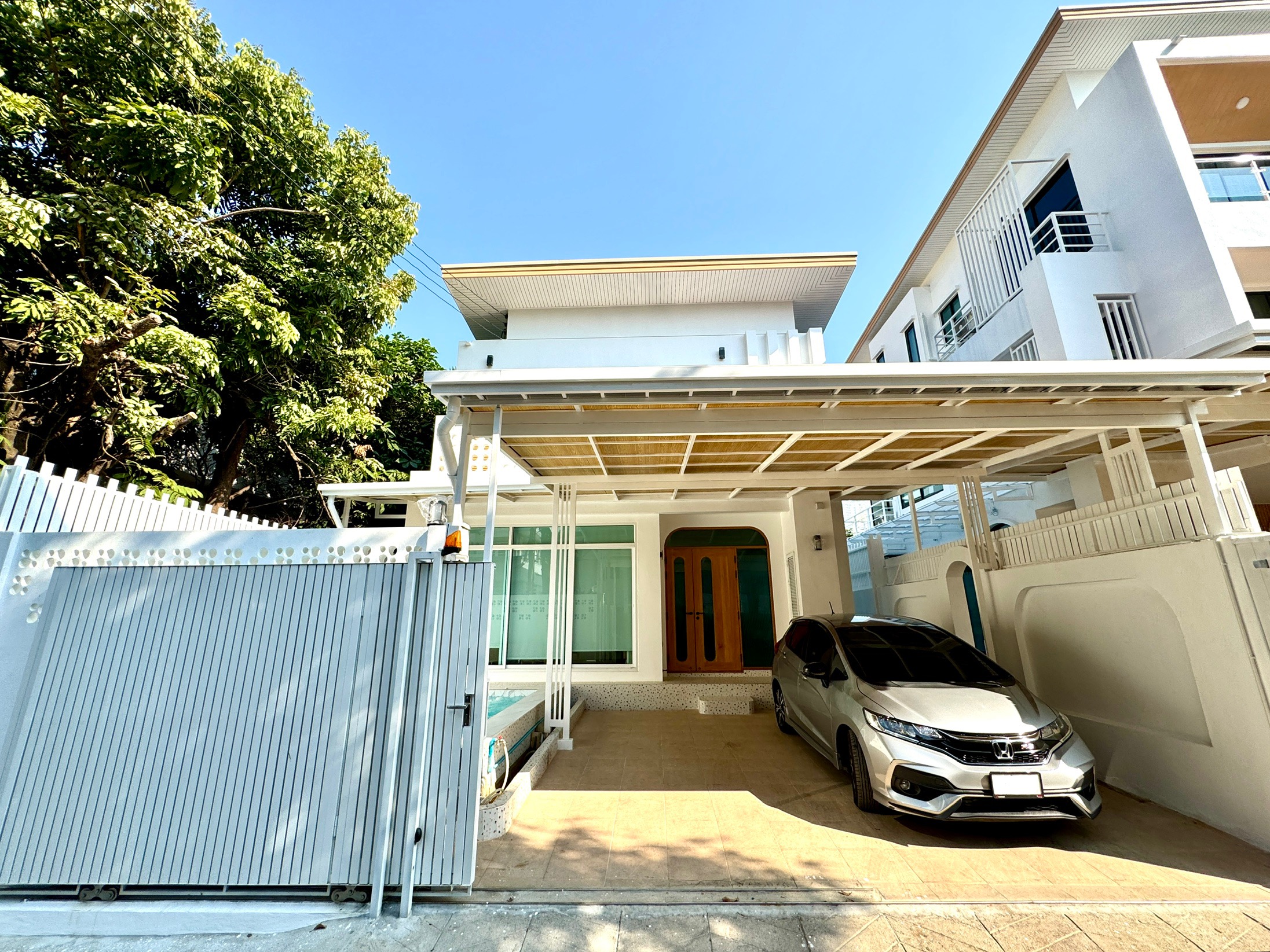 House with Private Pool in Sukhumvit 