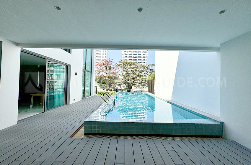 House with Private Pool in Sukhumvit 