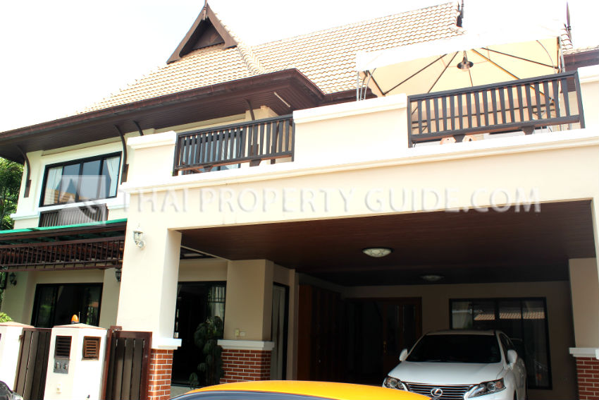 House with Shared Pool in Chaengwattana (near Nichada Thani)