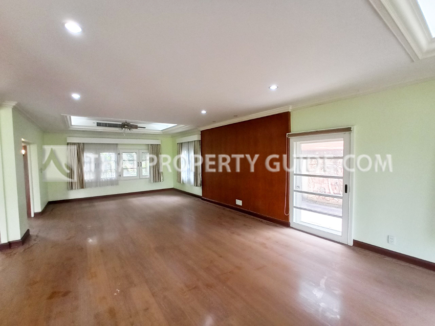 House with Shared Pool in Bangnatrad 