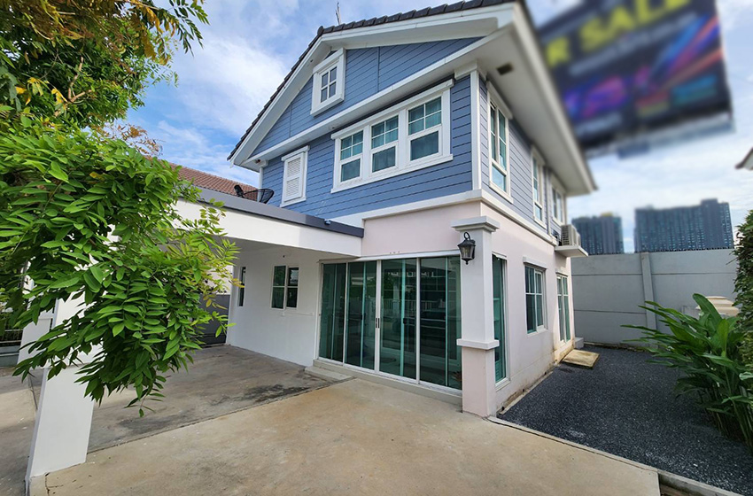 House with Shared Pool in Bangnatrad