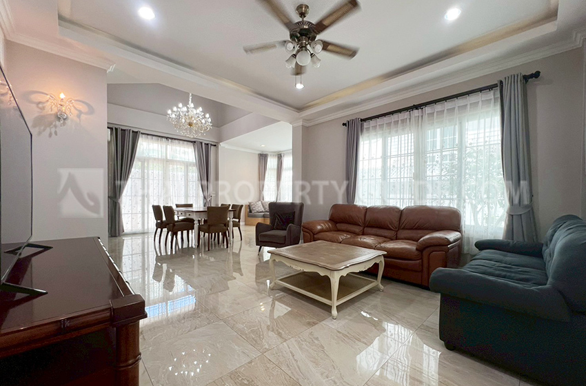 House with Shared Pool in Bangnatrad 