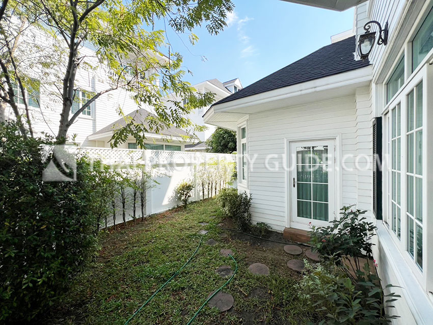 House with Shared Pool in Bangnatrad 