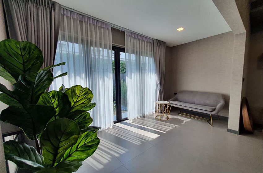 House with Shared Pool in Bangnatrad 