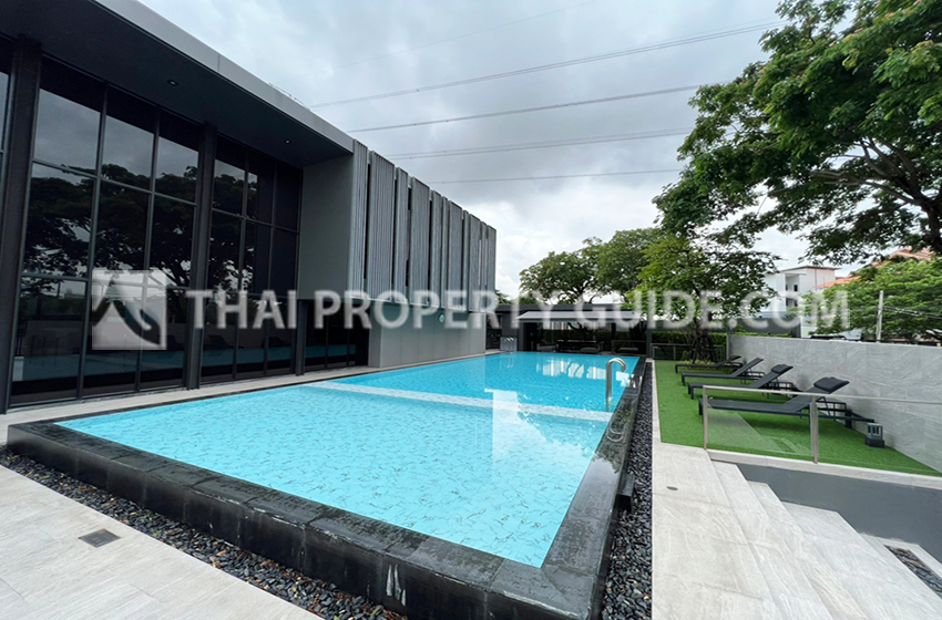 House with Shared Pool in Bangnatrad 