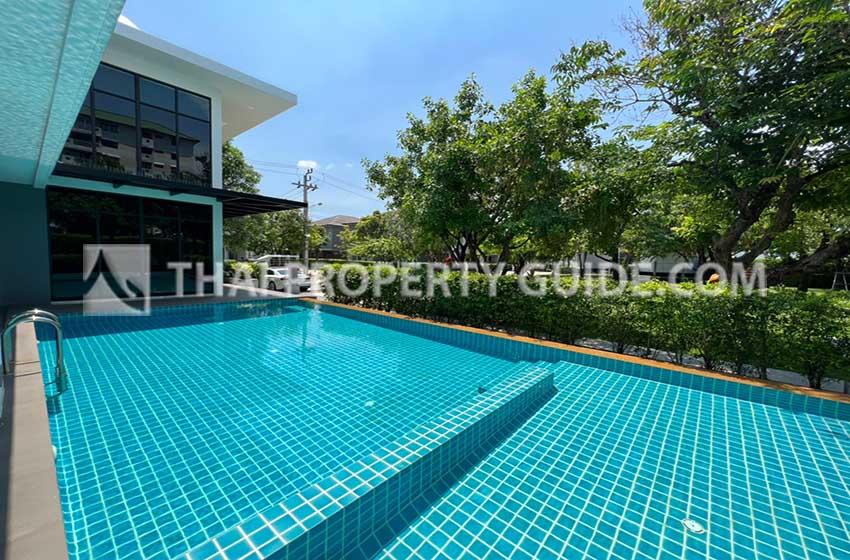 House with Shared Pool in Bangnatrad 