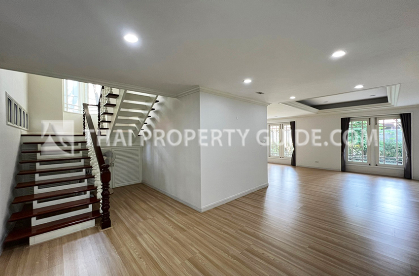 House with Shared Pool in Bangnatrad 