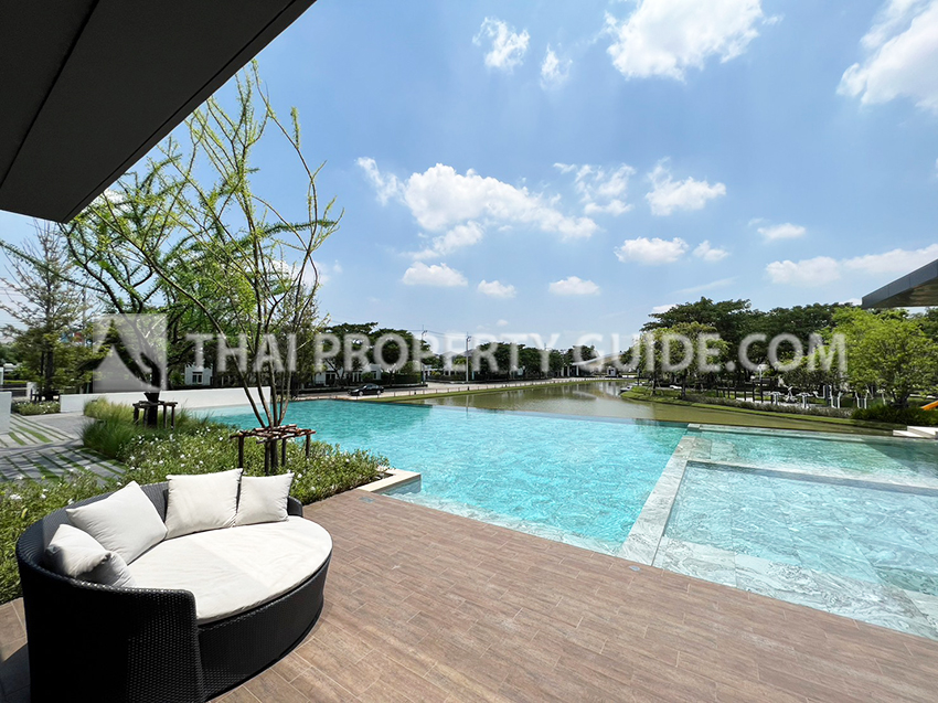 House with Shared Pool in Bangnatrad 
