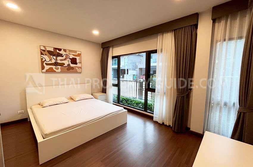 House with Shared Pool in Bangnatrad 