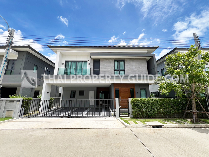 House with Shared Pool in Bangnatrad 