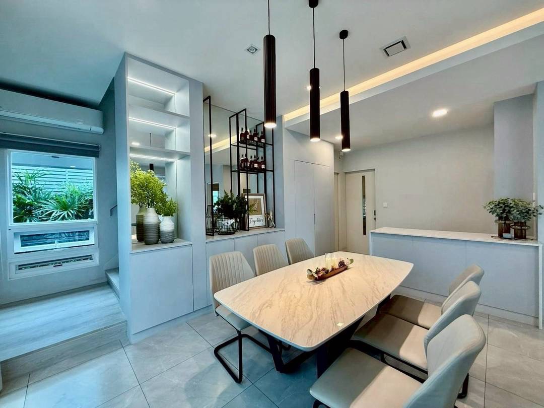House with Shared Pool in Bangnatrad 