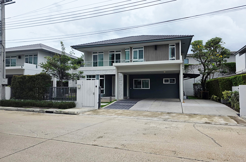 House with Shared Pool in Bangnatrad 