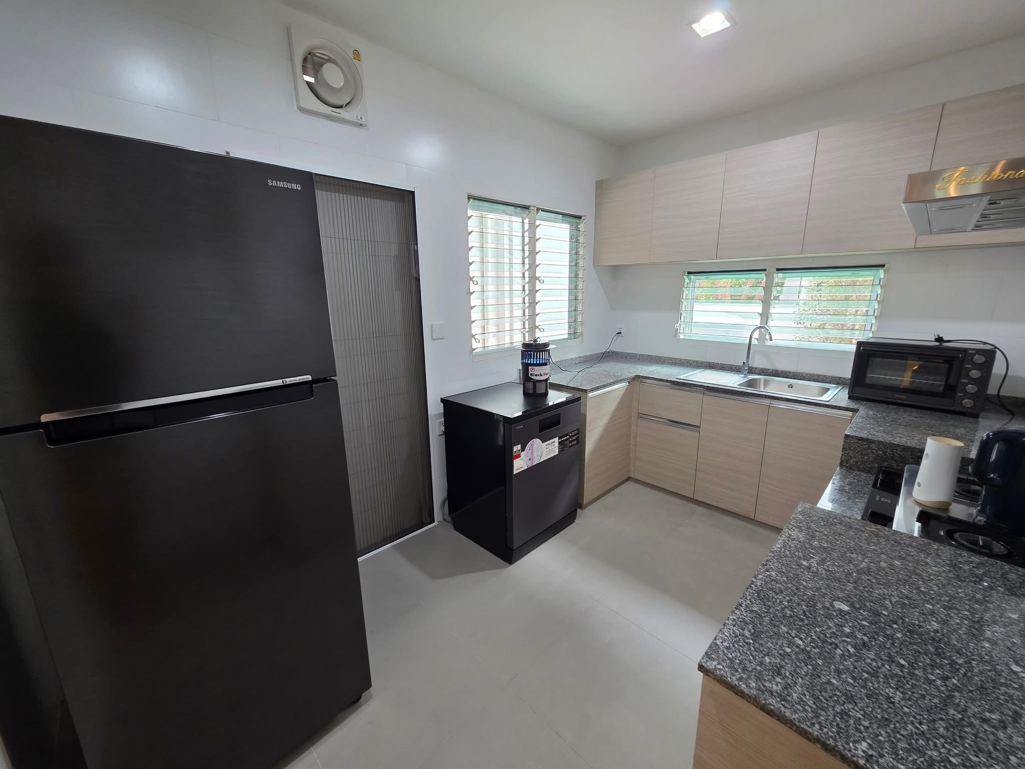 House with Shared Pool in Bangnatrad 