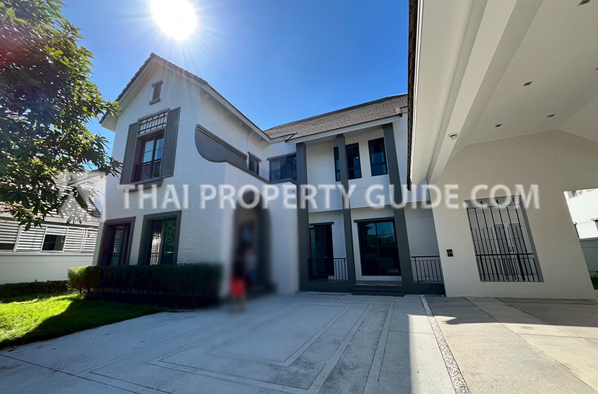 House with Shared Pool for rent in Bangnatrad House with Shared Pool for rent in Bangnatrad