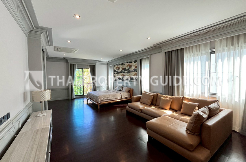 House with Shared Pool in Bangnatrad 