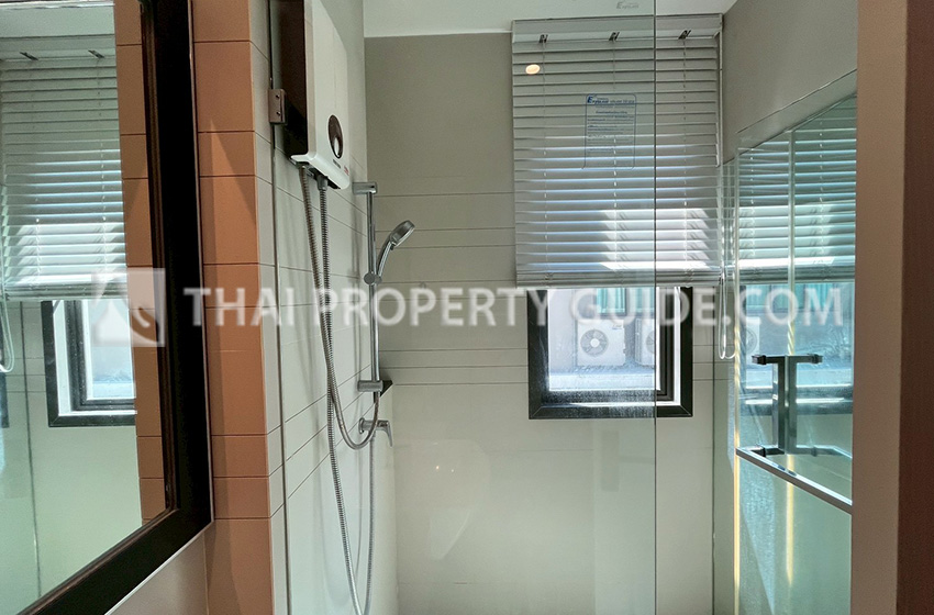 House with Shared Pool in Bangnatrad 