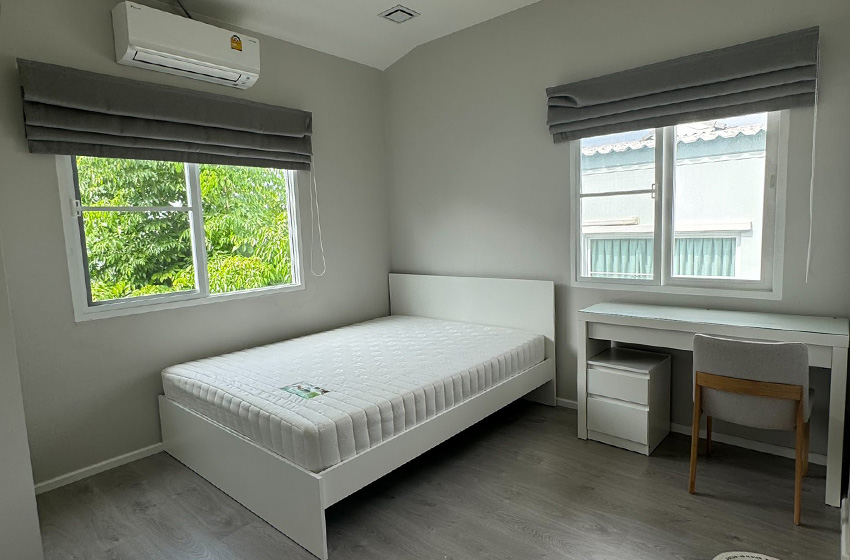 House with Shared Pool in Bangnatrad 