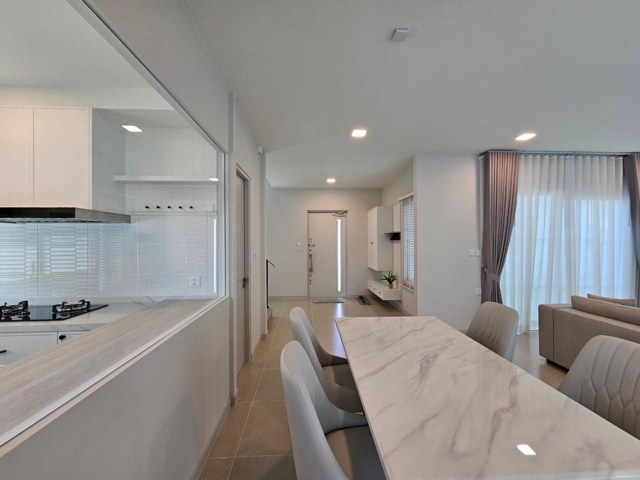 House with Shared Pool in Bangnatrad 