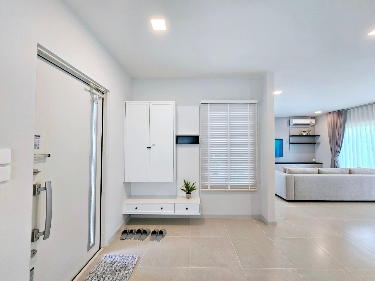 House with Shared Pool in Bangnatrad 