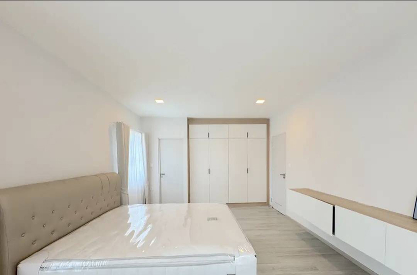 House with Shared Pool in Bangnatrad 