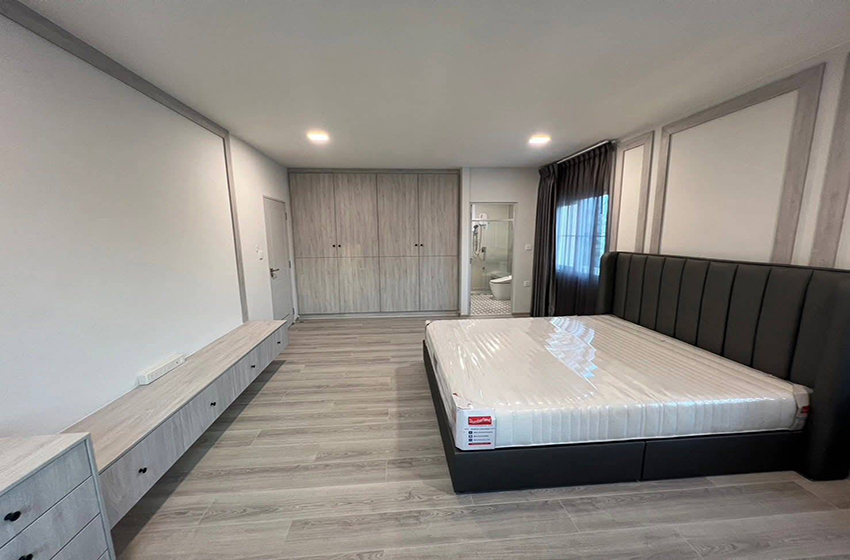 House with Shared Pool in Bangnatrad 