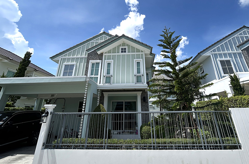 House with Shared Pool in Bangnatrad