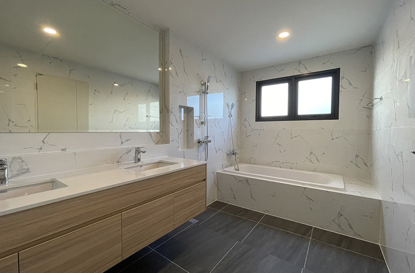 House with Shared Pool in Bangnatrad 