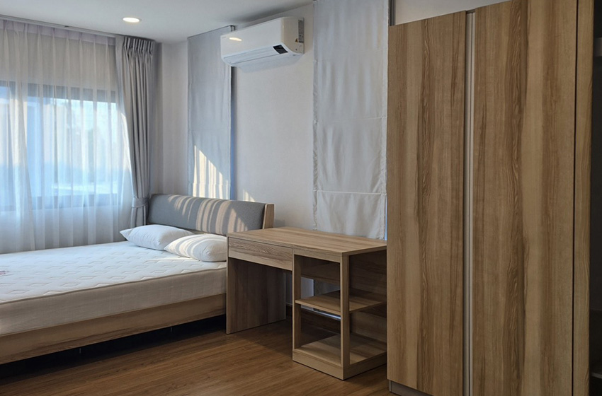 House with Shared Pool in Bangnatrad 