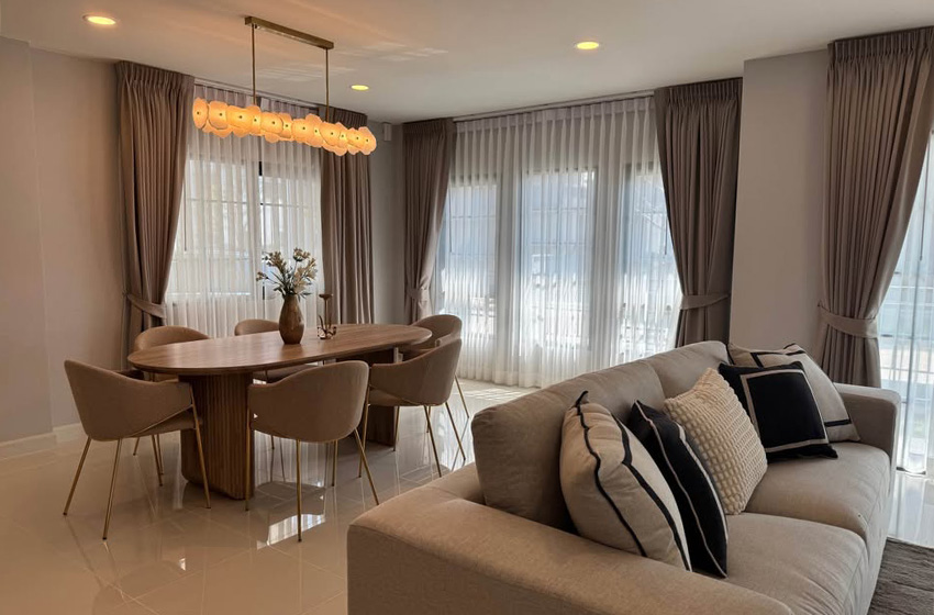 House with Shared Pool in Bangnatrad 