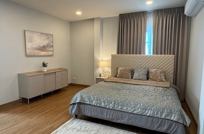 House with Shared Pool in Bangnatrad 