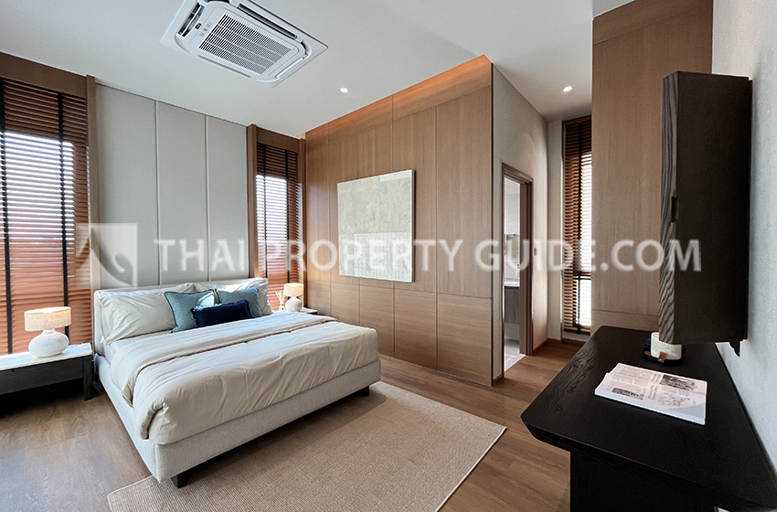 House with Shared Pool in Bangnatrad 