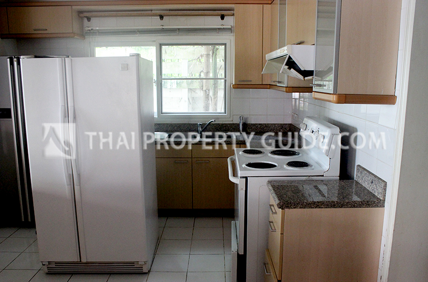 House with Shared Pool in Chaengwattana 