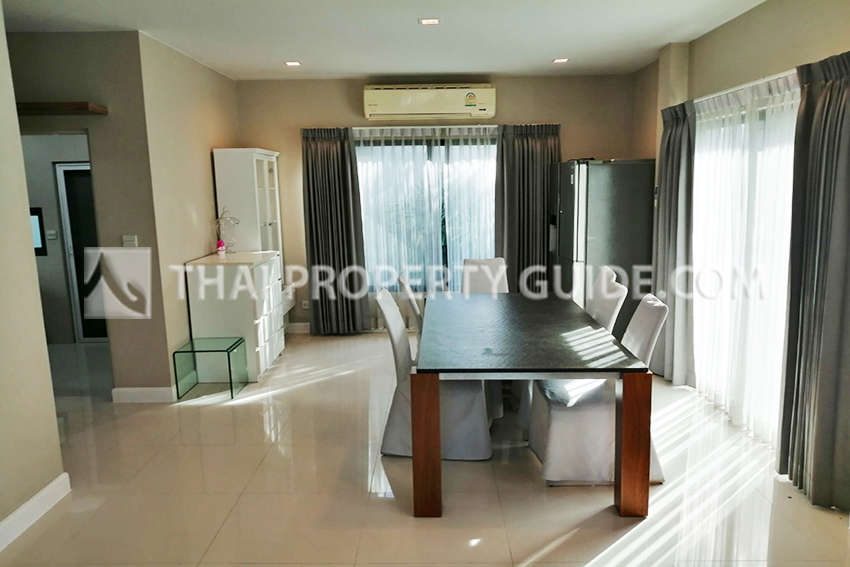 House with Shared Pool in Krung Thep Kritha 