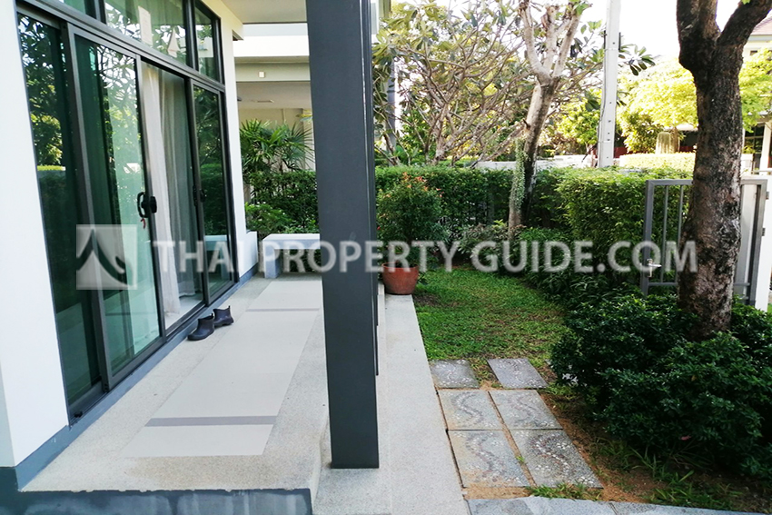 House with Shared Pool in Krung Thep Kritha 