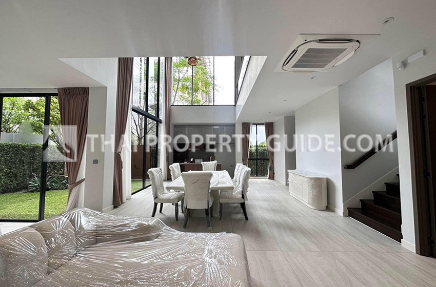 House with Shared Pool in Krung Thep Kritha 