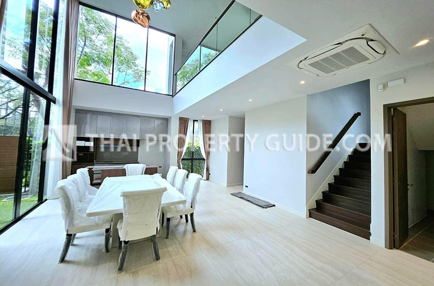 House with Shared Pool in Krung Thep Kritha 